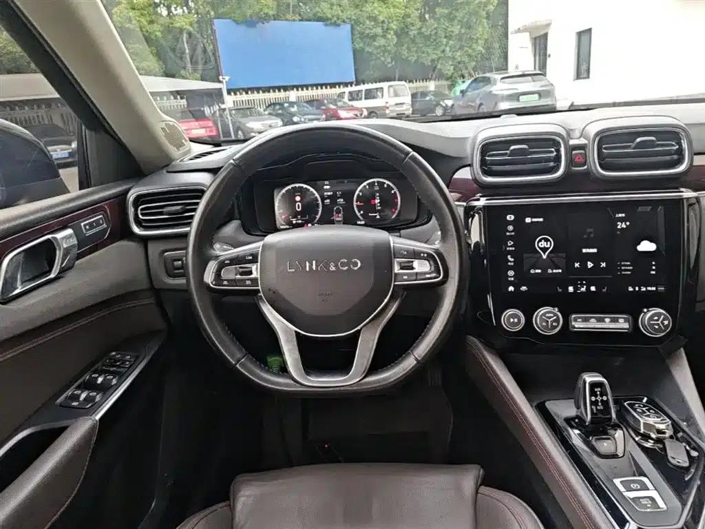 Lynk & Co 02 2020 1.5T DCT 2WD Pro Edition — миниатюра 11