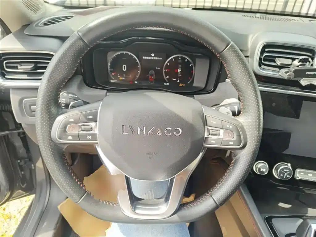 Lynk & Co 02 2020 1.5T DCT 2WD Pro Edition — миниатюра 11