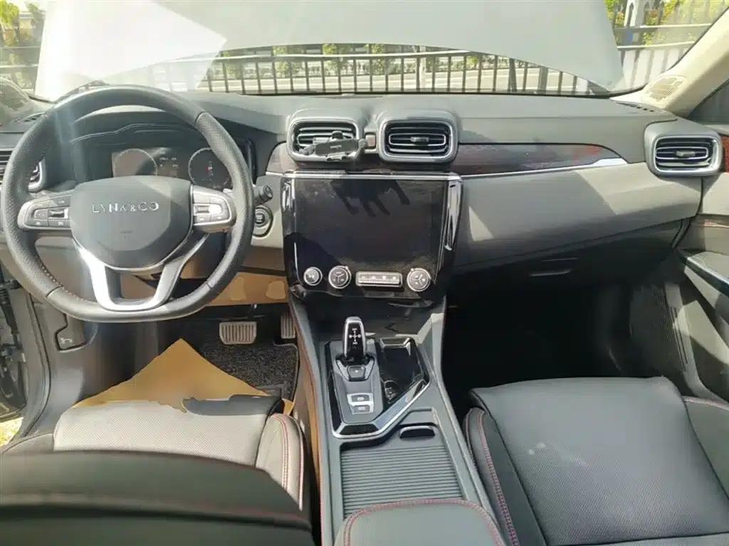 Lynk & Co 02 2020 1.5T DCT 2WD Pro Edition — миниатюра 10