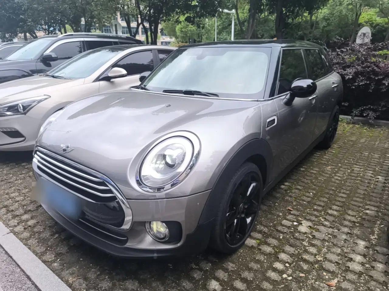 MINI Clubman 2016 Revised Version 1.5T COOPER Connoisseur Edition — миниатюра 1