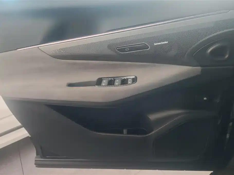 Lynk & Co 08 EM-P 2025 model, 245km ultra-long range Halo — миниатюра 7