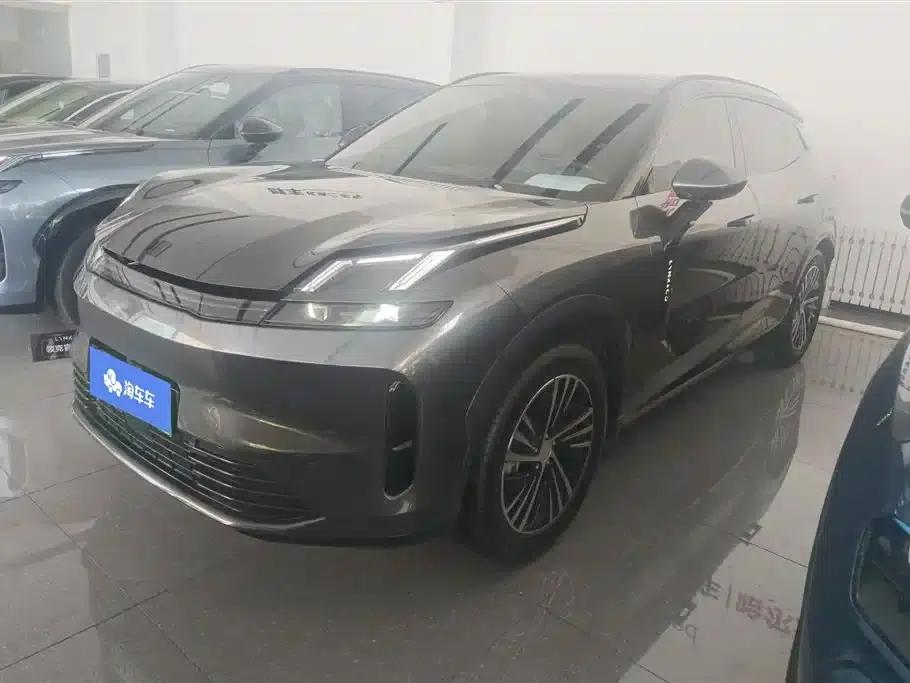 Lynk & Co 08 EM-P 2023 Model, 120km Long Range Pro — миниатюра 1