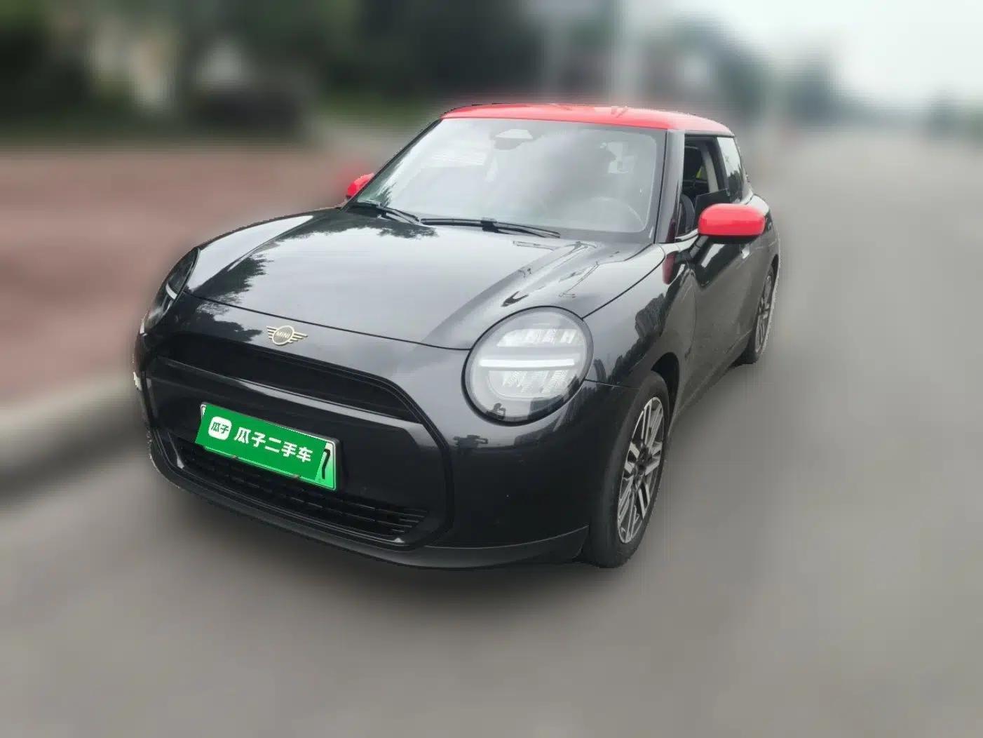 MINI Electric COOPER 2025 456km COOPER E Classic Style — миниатюра 1