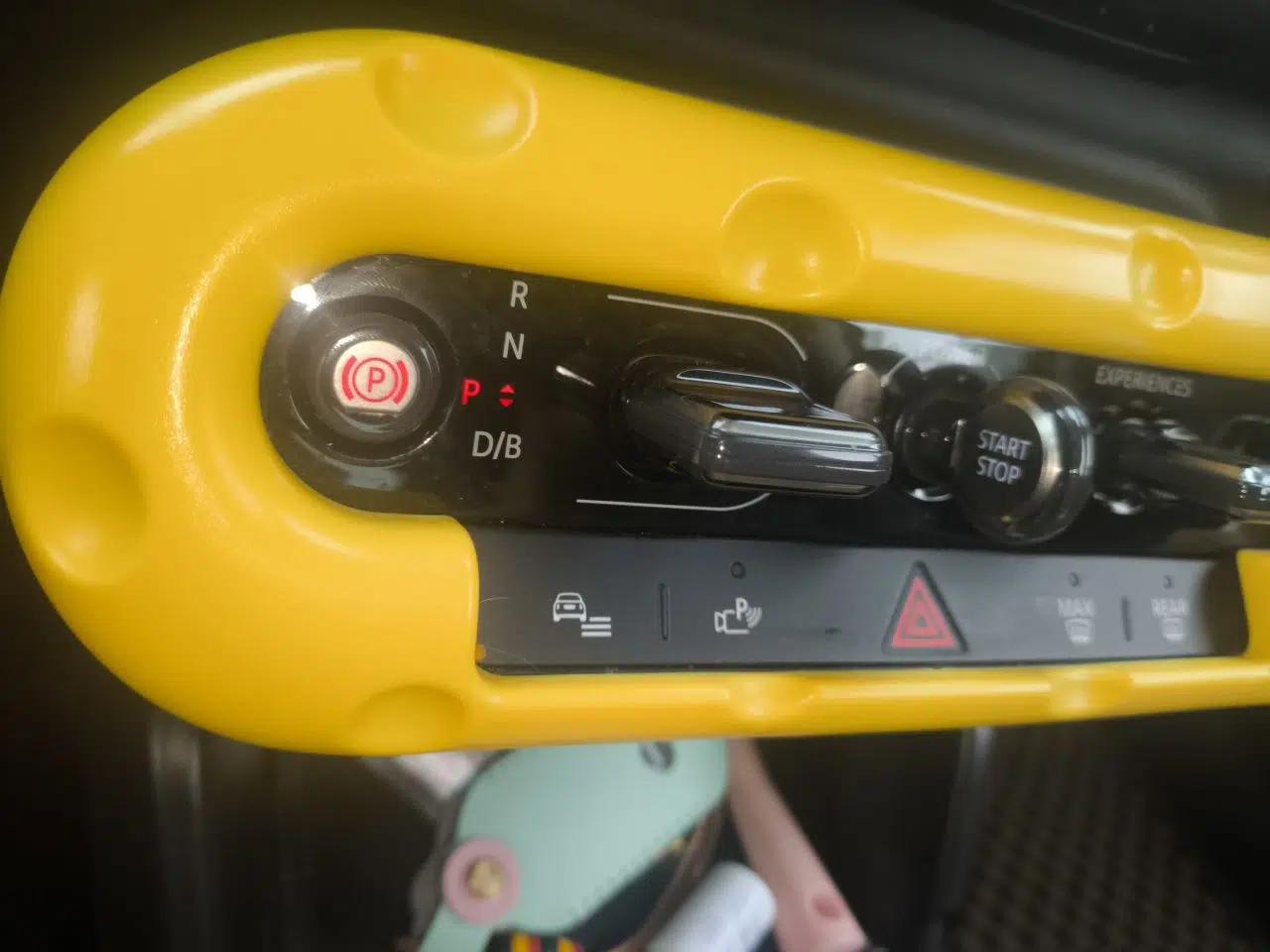 MINI Electric COOPER 2025 456km COOPER E Classic Style — миниатюра 15