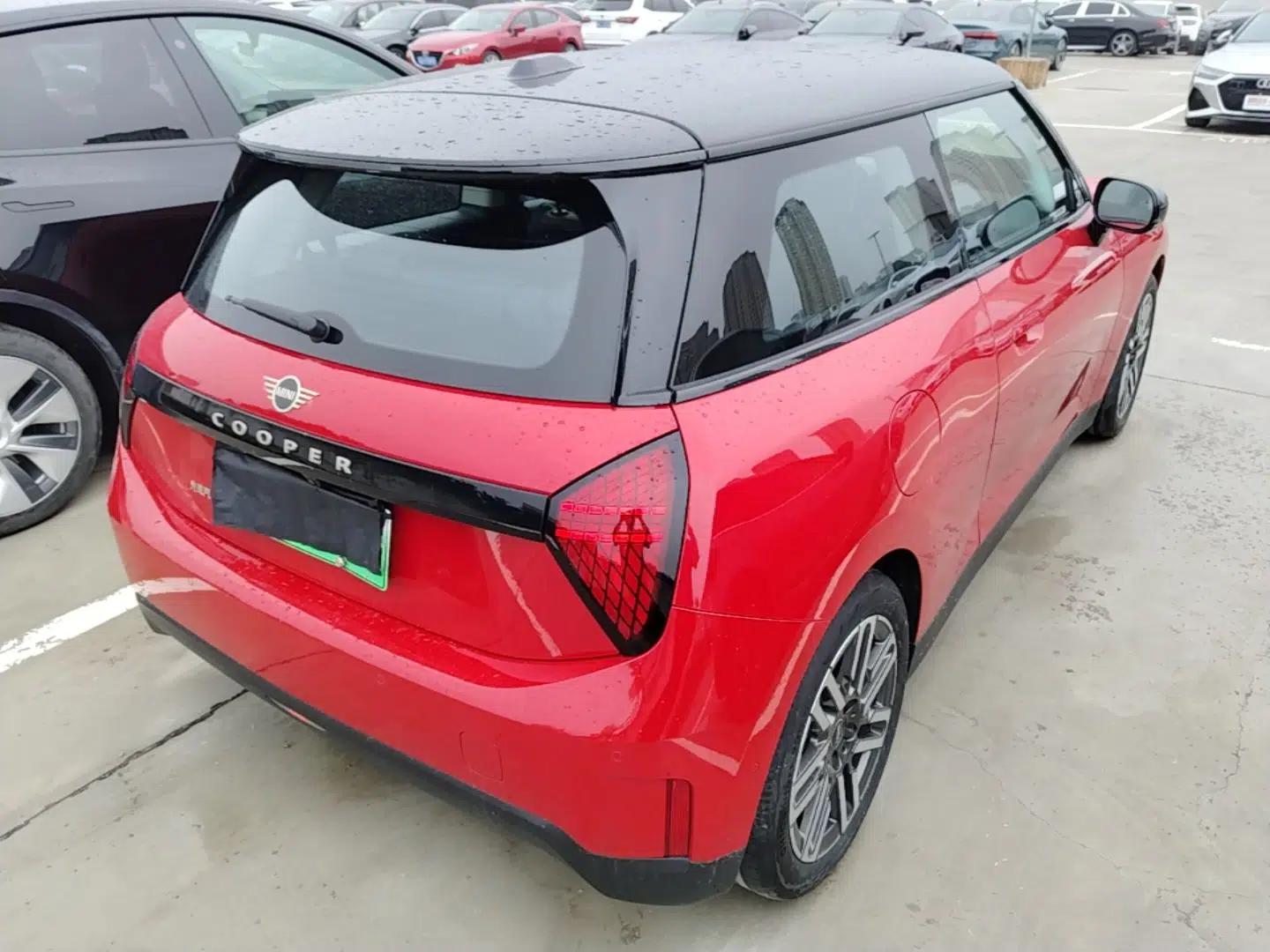 MINI Electric COOPER 2024 456km COOPER E Classic Edition — миниатюра 6