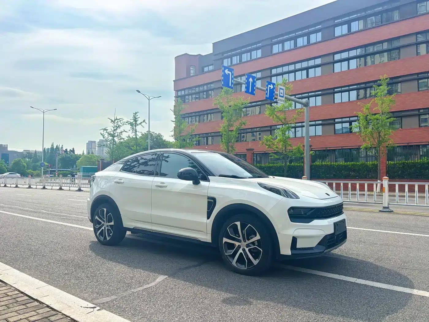 Lynk & Co 05 2020 2.0TD AWD Halo — миниатюра 3