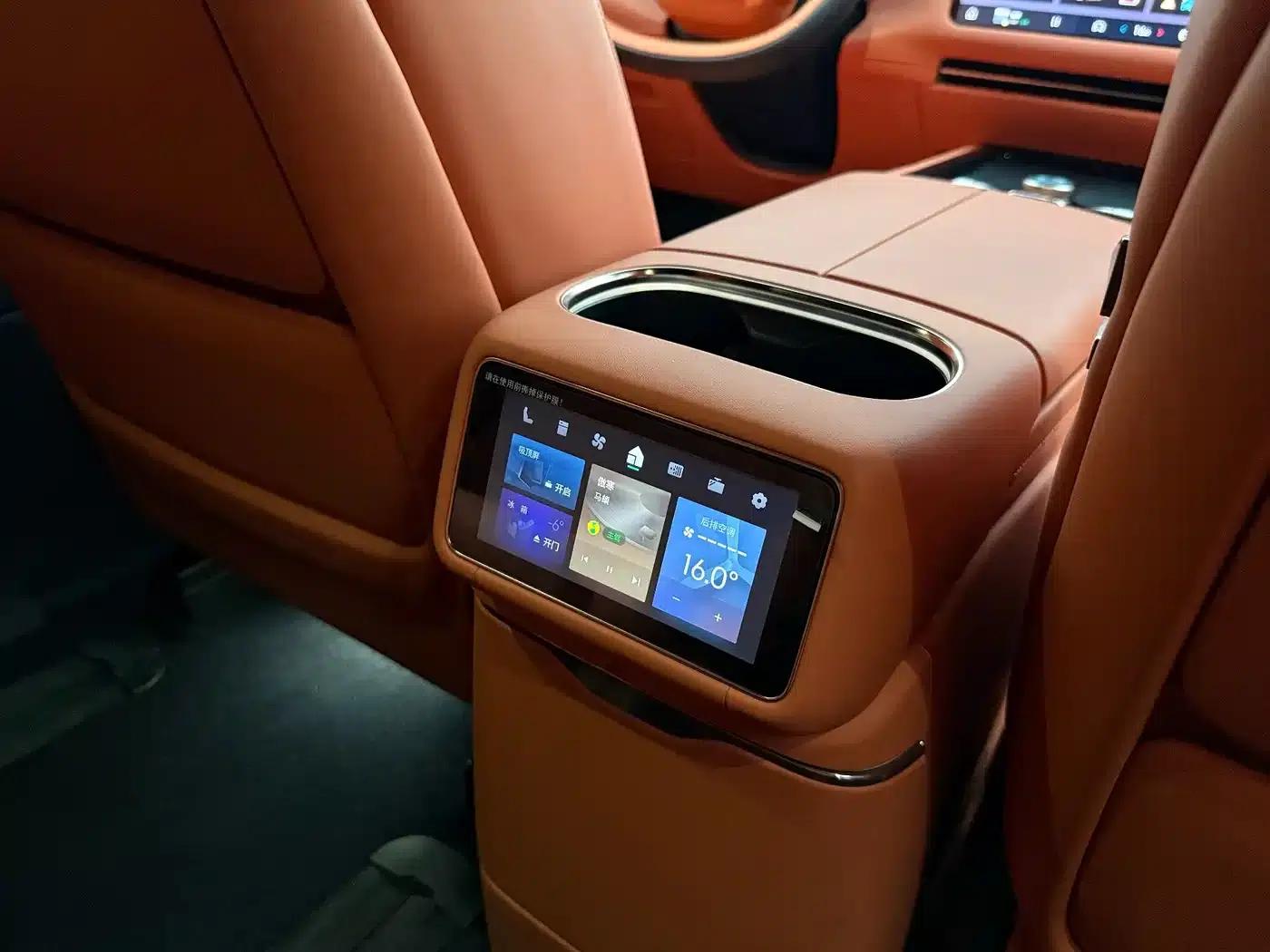 Lynk & Co 900 2025 1.5T Ultra 6-seater — миниатюра 18