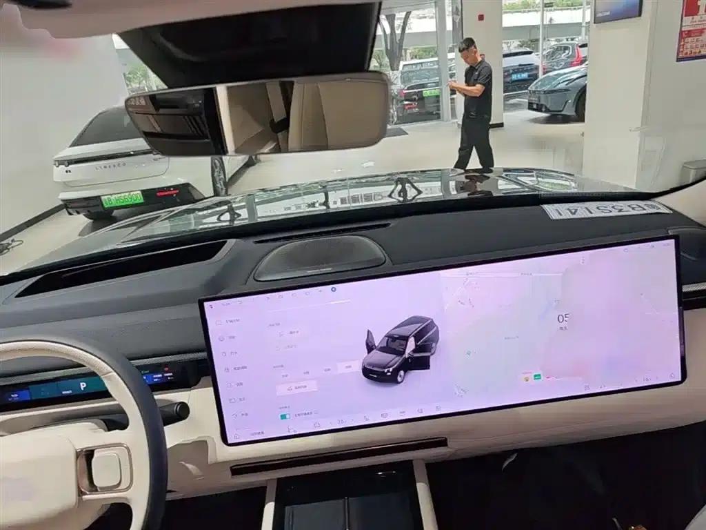Lynk & Co 900 2025 2.0T Explorer Edition 6-seater — миниатюра 10