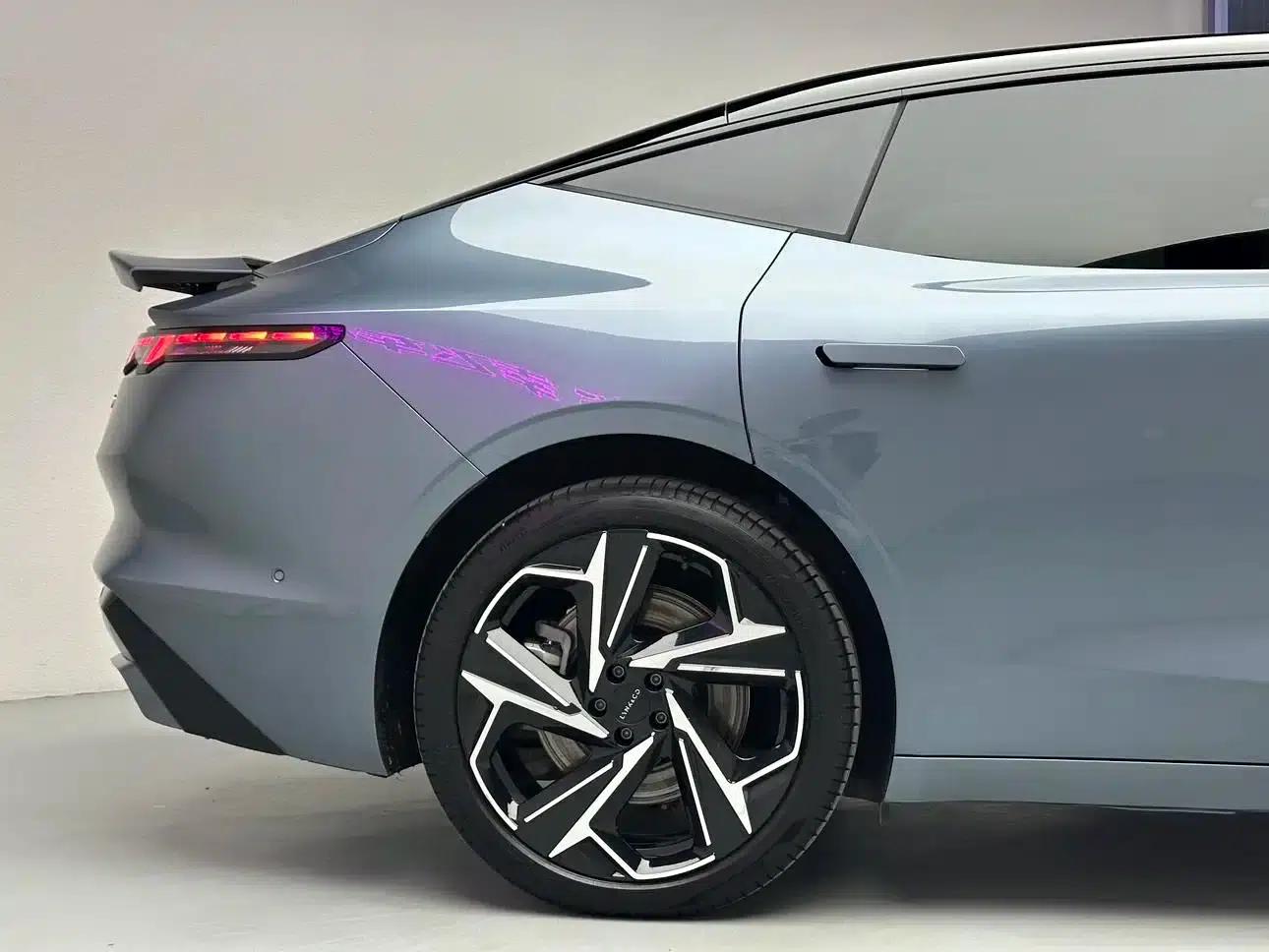 Lynk & Co Z10 2024 Model 95kWh 702km AWD Intelligent Driving Ultra — миниатюра 20