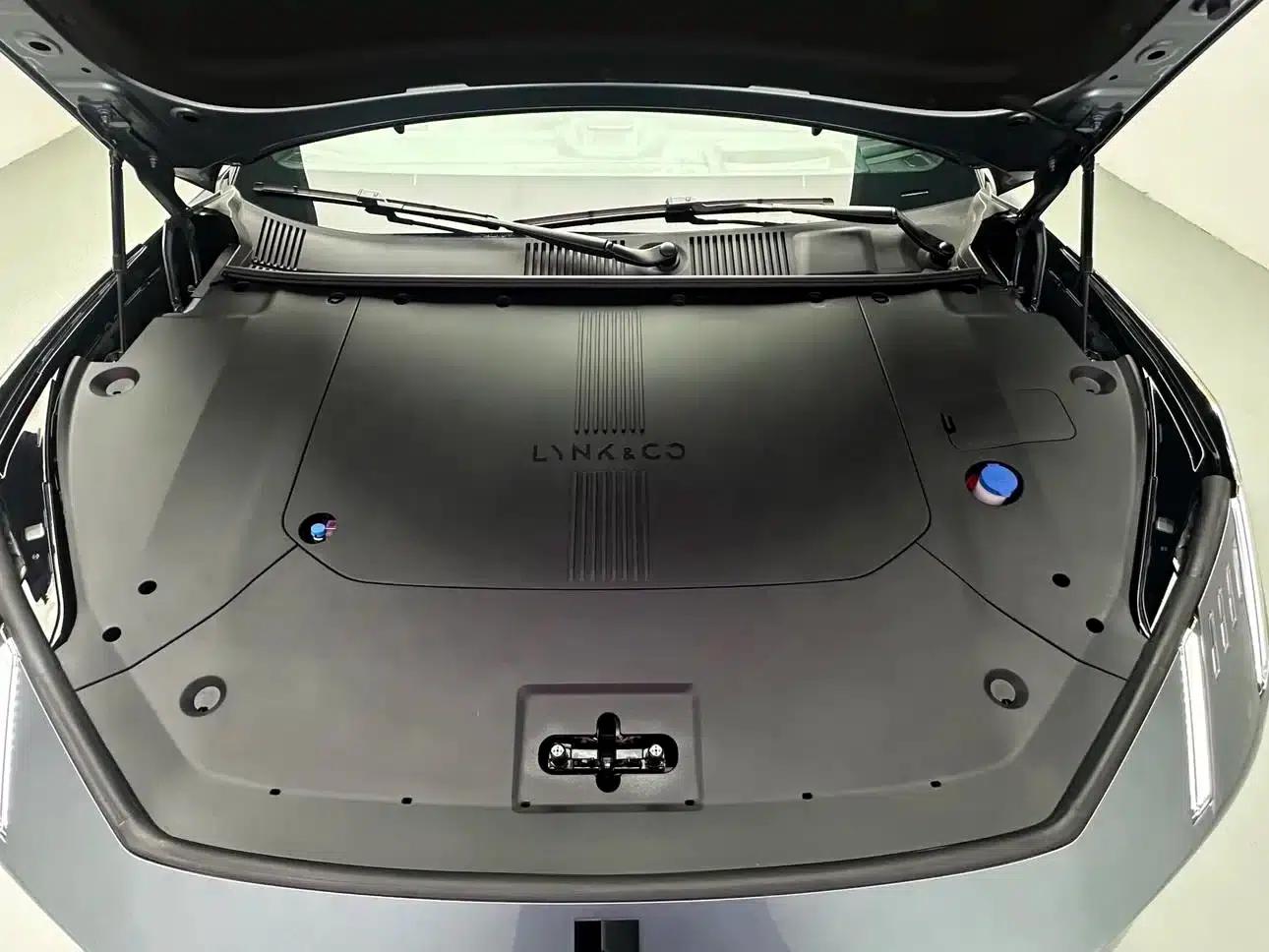 Lynk & Co Z10 2024 Model 95kWh 702km AWD Intelligent Driving Ultra — миниатюра 29