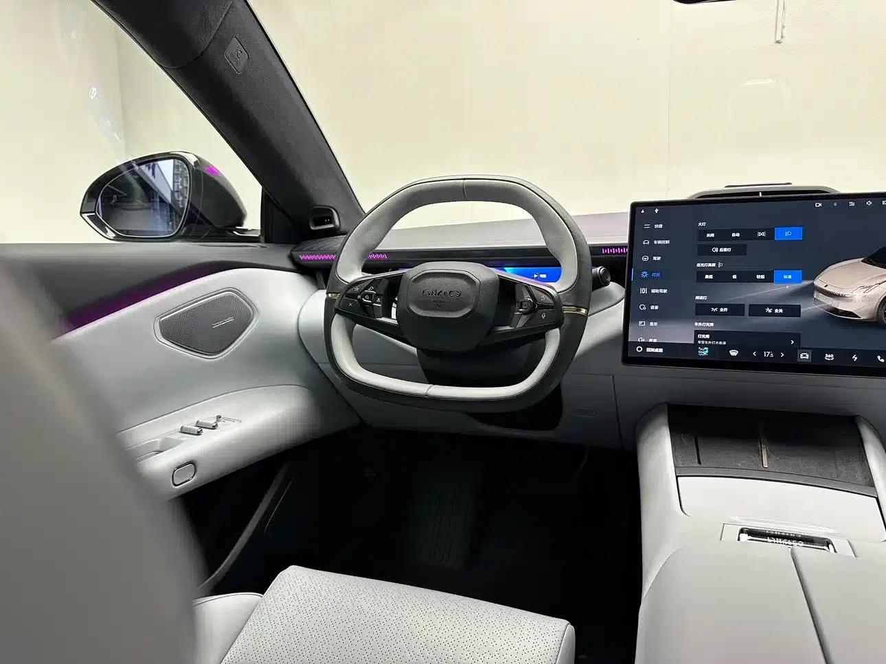 Lynk & Co Z10 2024 Model 95kWh 702km AWD Intelligent Driving Ultra — миниатюра 39