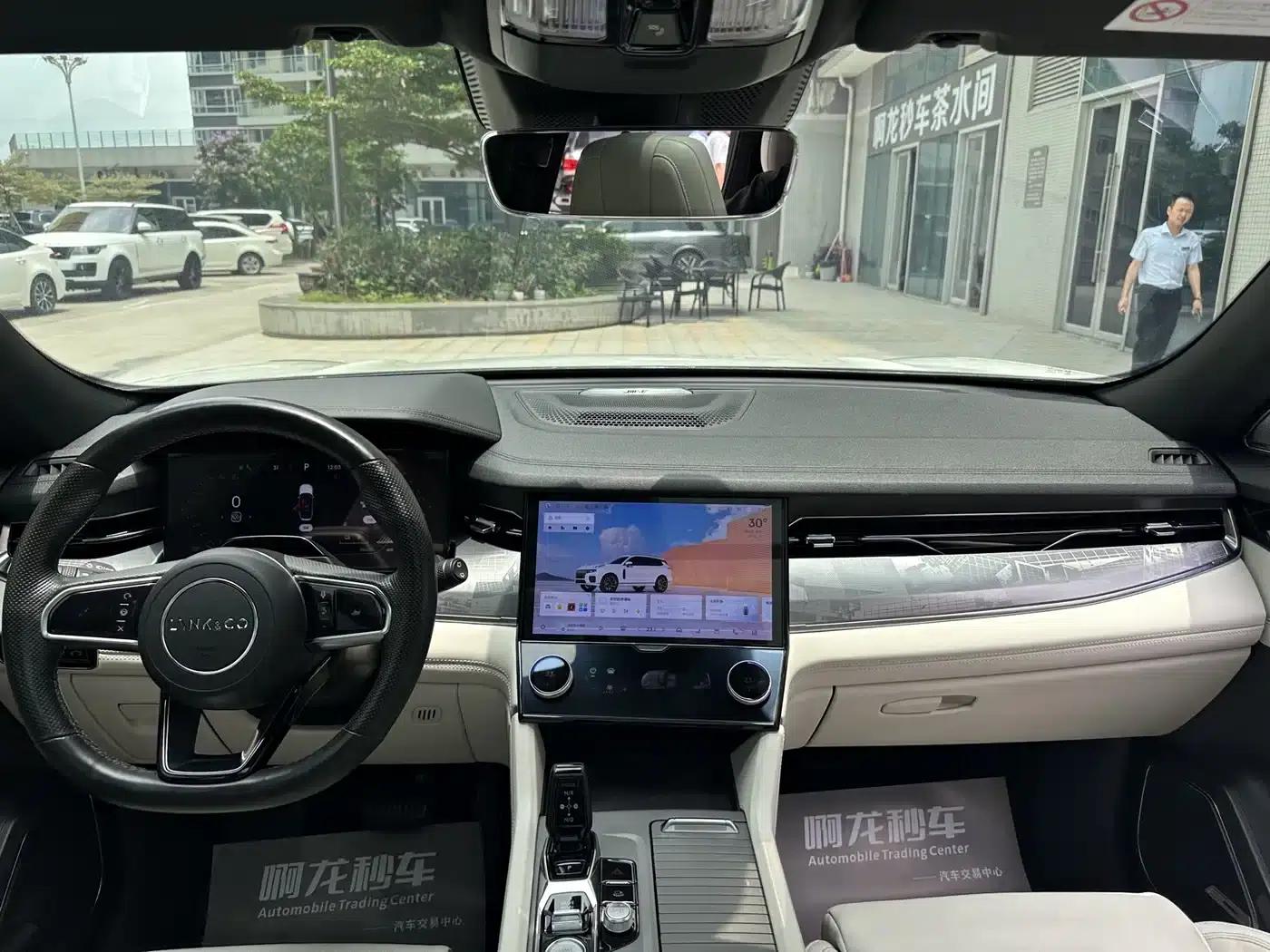 Lynk & Co 09 EM-P 2021 2.0T PHEV Ultra Six-Seater — миниатюра 11