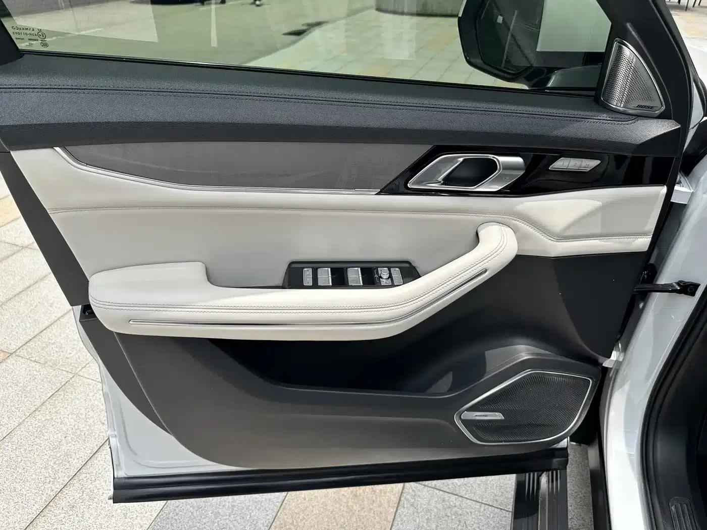 Lynk & Co 09 EM-P 2021 2.0T PHEV Ultra Six-Seater — миниатюра 16