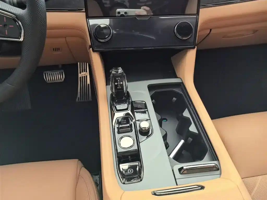 Lynk & Co 09 EM-P 2021 2.0T PHEV Halo 7-seater — миниатюра 14