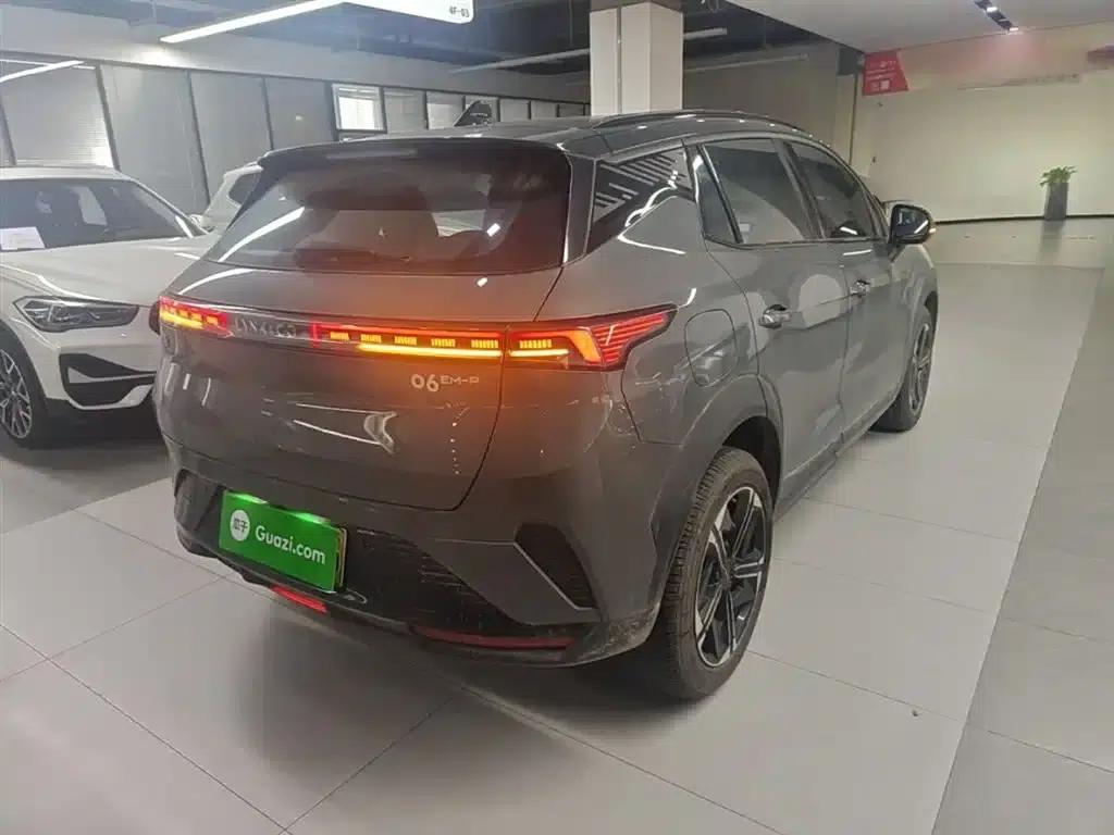 Lynk & Co 06 EM-P 2023 Model, EM-P 126km Long Range Halo — миниатюра 7