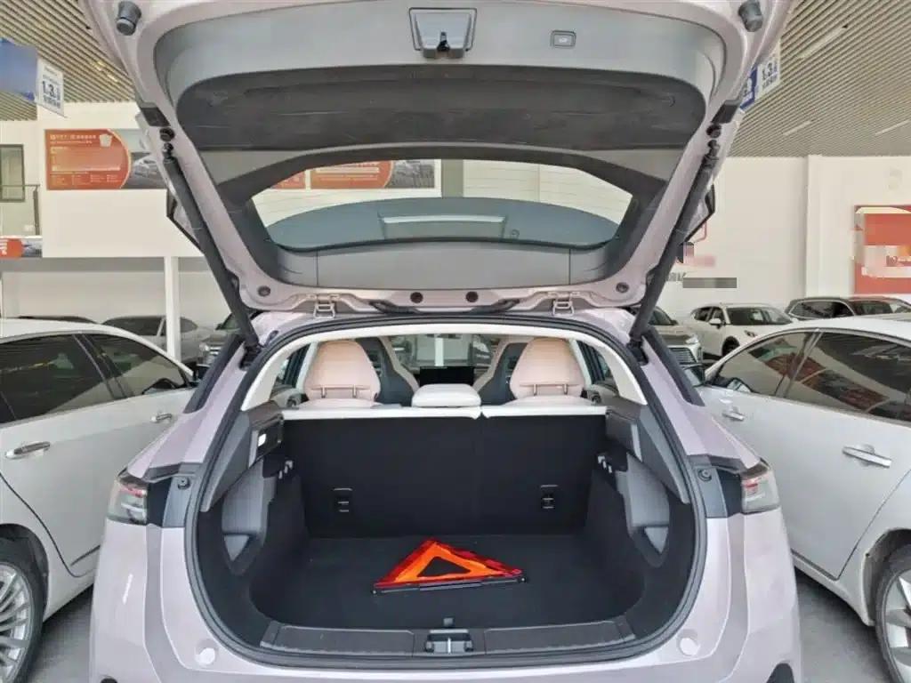 Lynk & Co 06 EM-P 2023 Model, EM-P 126km Long Range Halo — миниатюра 19