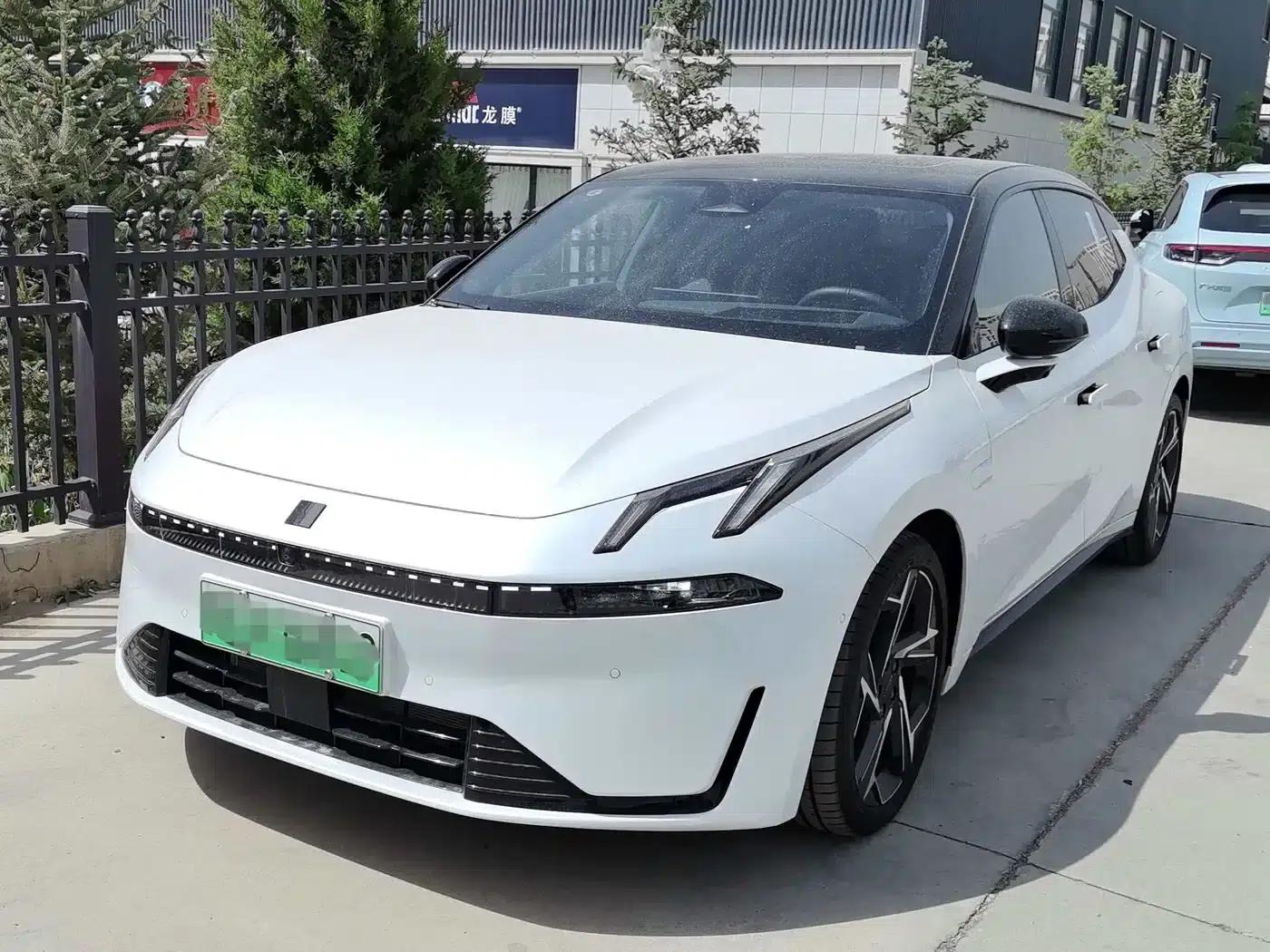 Lynk & Co 07 EM-P 2024 Model EM-P 126L Long Range Ultra — миниатюра 1