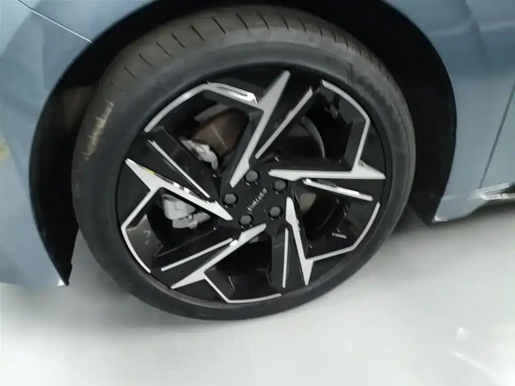 Lynk & Co 07 EM-P 2024 Model EM-P 126L Long Range Ultra — миниатюра 23