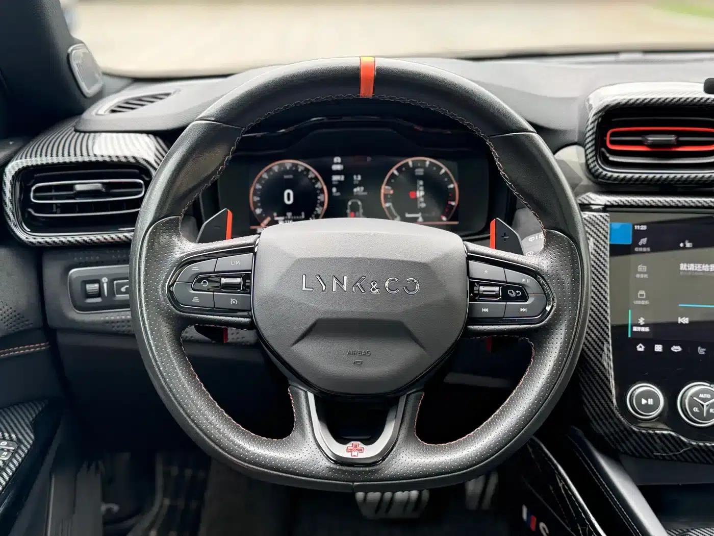 Lynk & Co 02 Hatchback 2021 2.0TD Halo Driving Package Edition — миниатюра 27