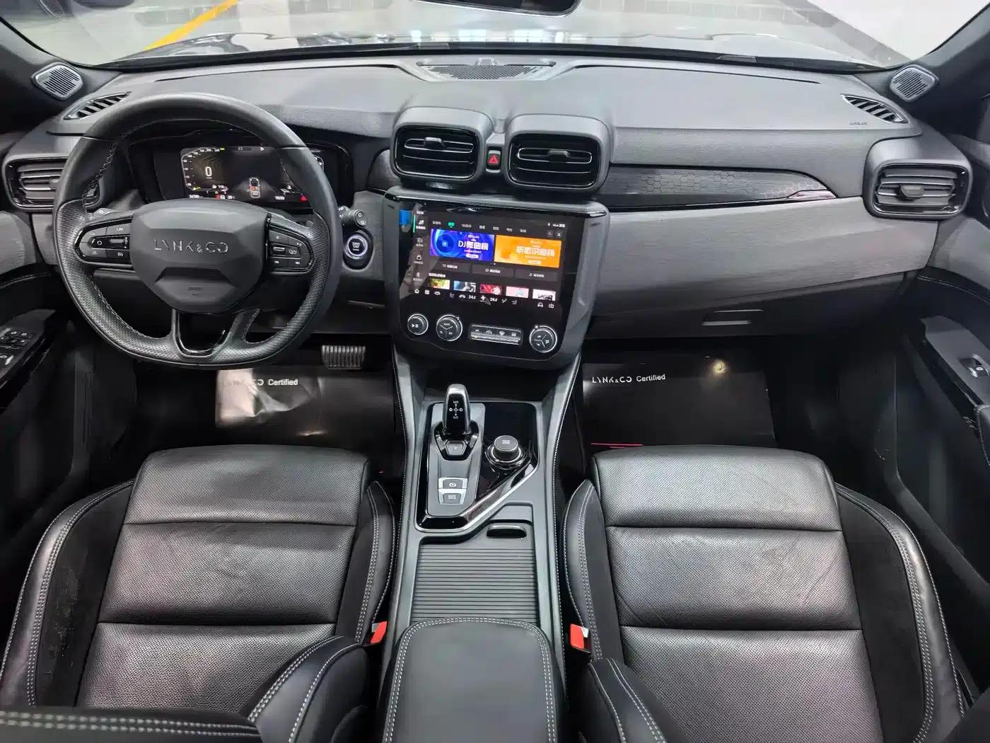 Lynk & Co 02 Hatchback 2022 2.0TD Pro — миниатюра 4