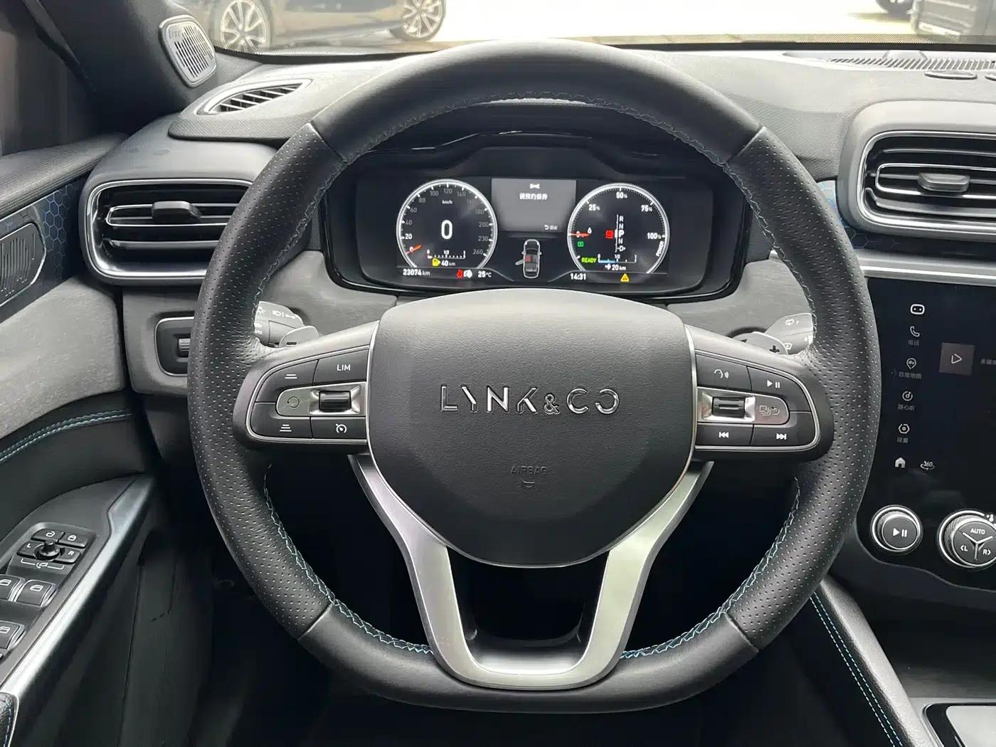 Lynk & Co 03 PHEV 2021 1.5T Pro — миниатюра 11