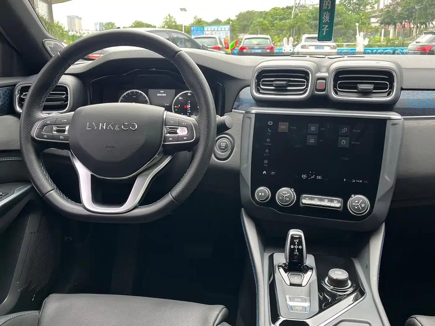 Lynk & Co 03 PHEV 2021 1.5T Pro — миниатюра 16