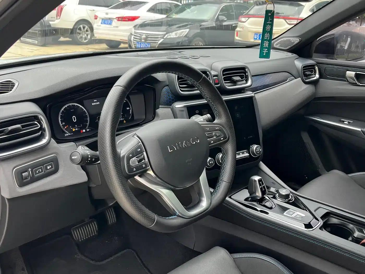 Lynk & Co 03 PHEV 2021 1.5T Pro — миниатюра 19