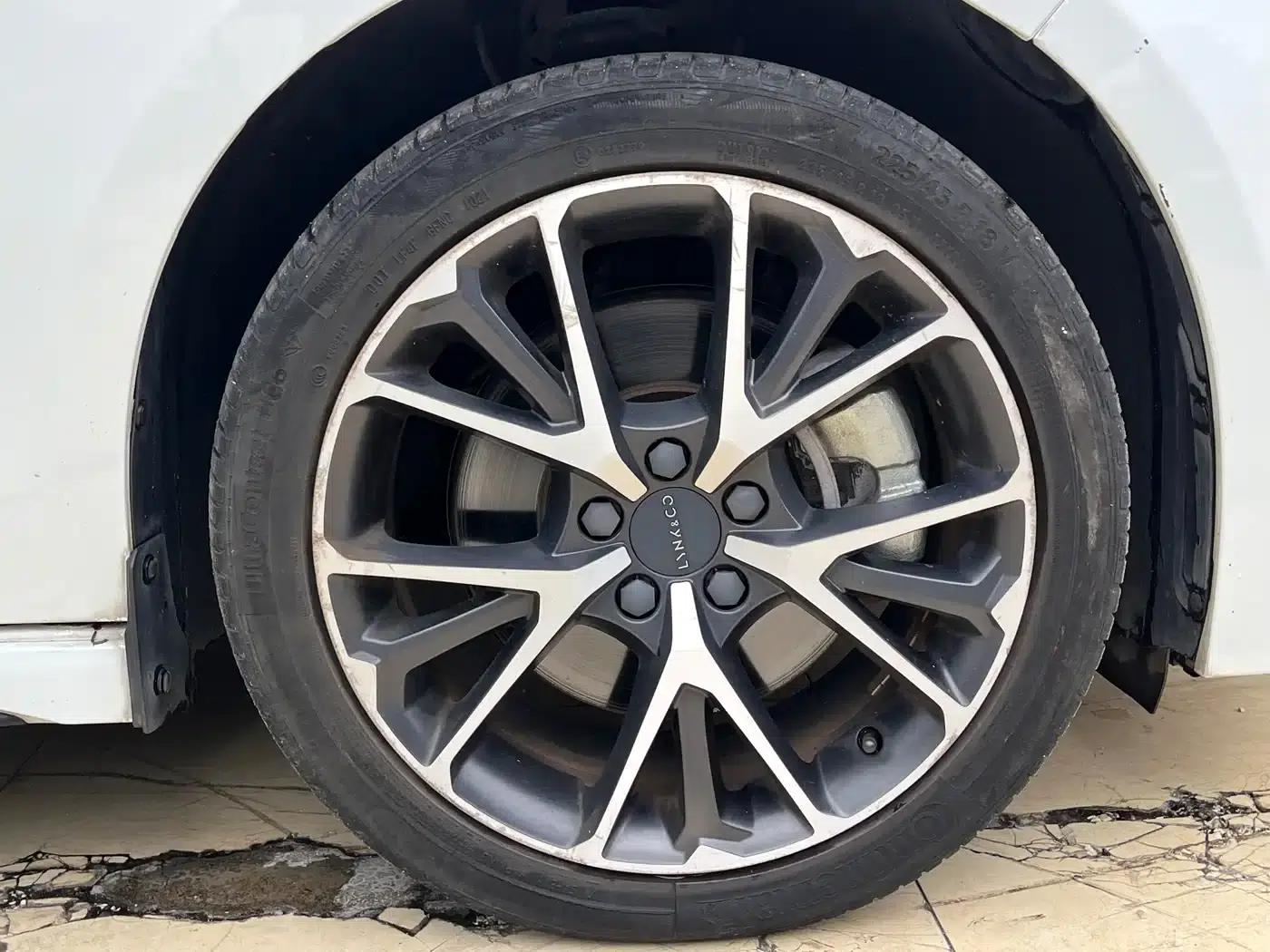 Lynk & Co 03 PHEV 2021 1.5T Pro — миниатюра 23