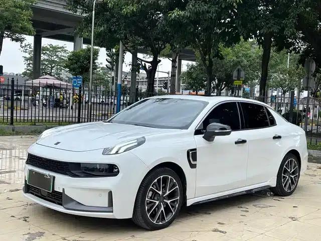 Lynk & Co 03 PHEV 2021 1.5T Pro
