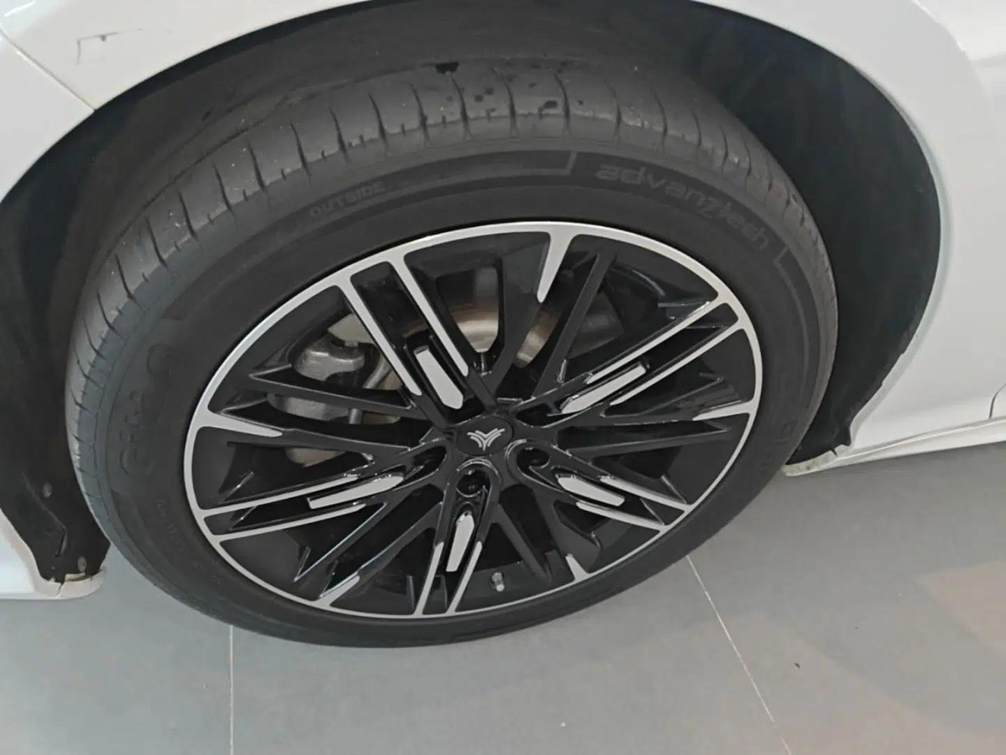 NETA S 2023 Pure Electric 520km Rear-Drive Lite Version — миниатюра 8