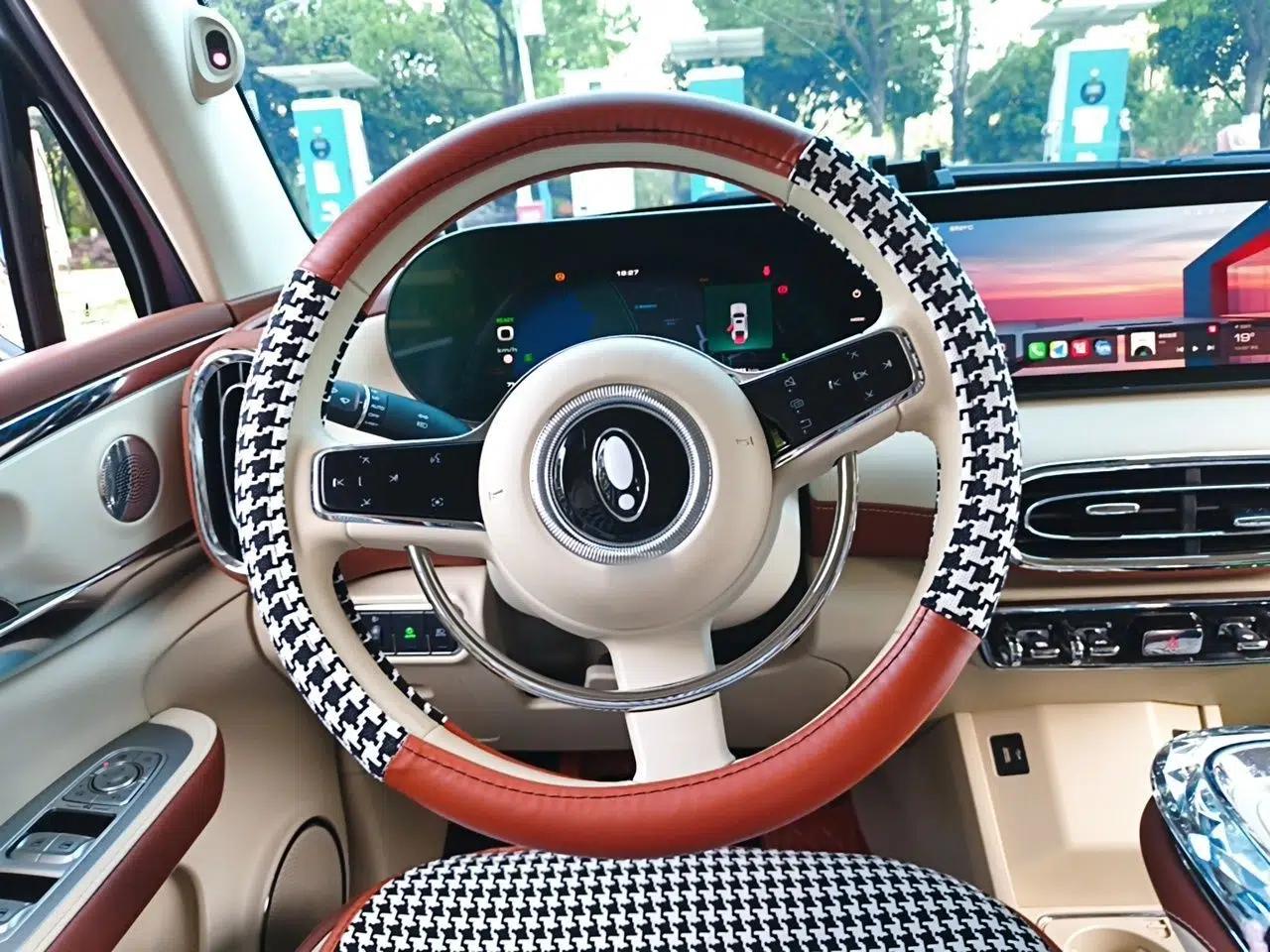 ORA Ballet Cat 2022 401 km Nutcracker Edition — миниатюра 11