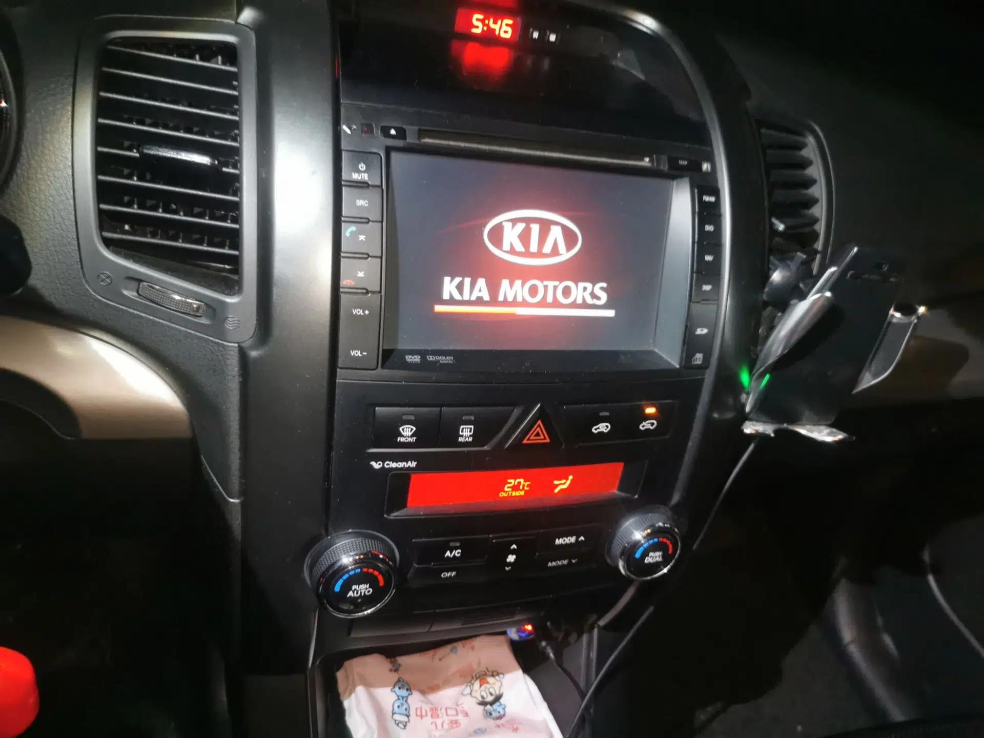 Kia Sorento 2012 2.4L Gasoline Comfort Edition — миниатюра 14