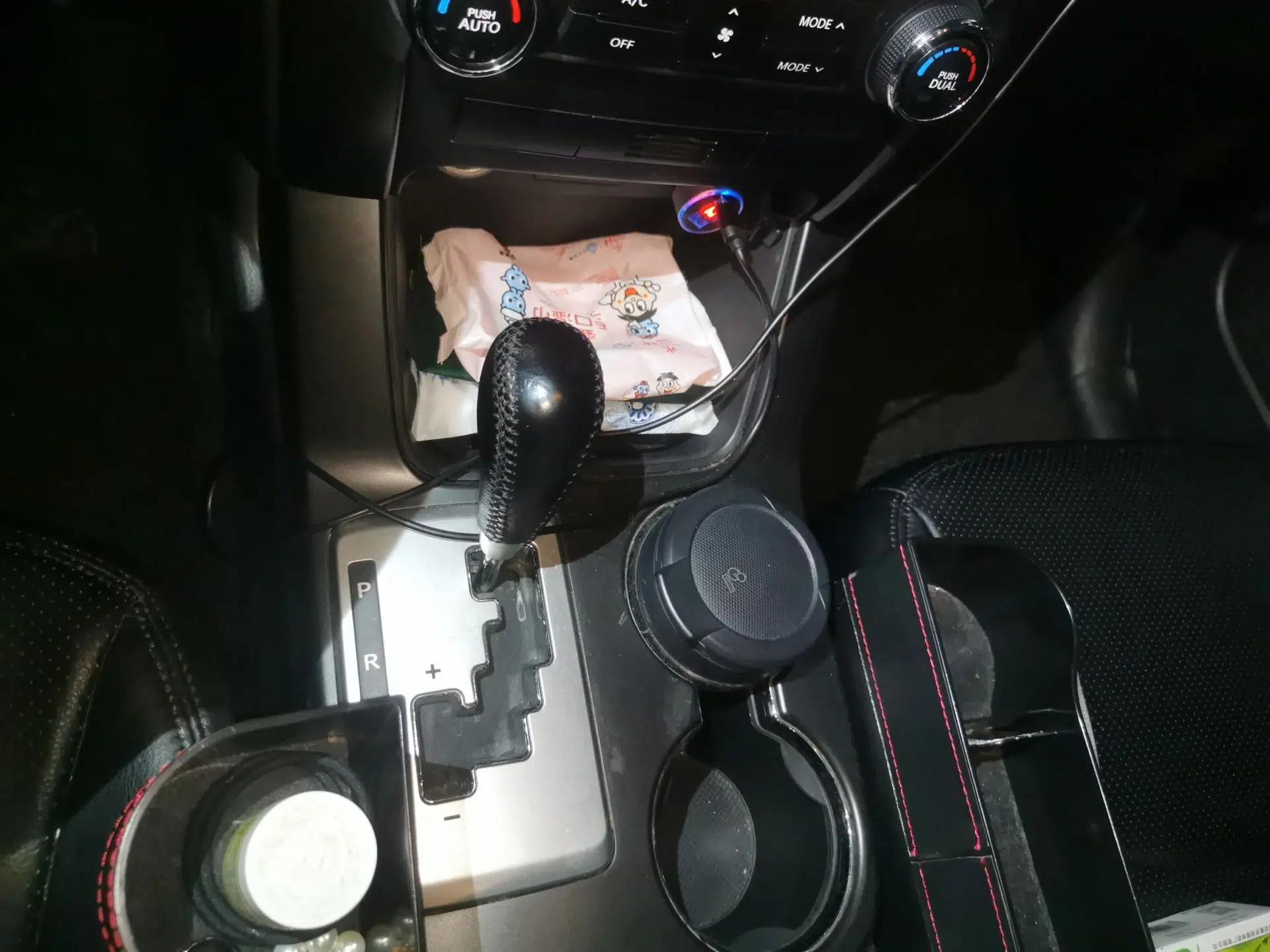 Kia Sorento 2012 2.4L Gasoline Comfort Edition — миниатюра 15