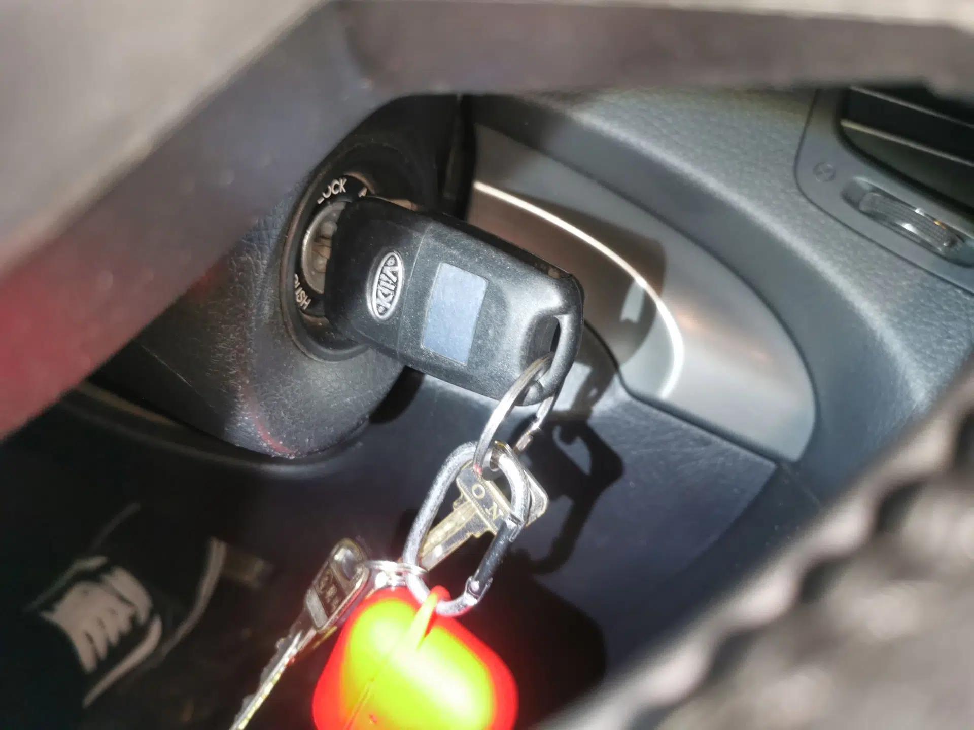 Kia Sorento 2012 2.4L Gasoline Comfort Edition — миниатюра 9