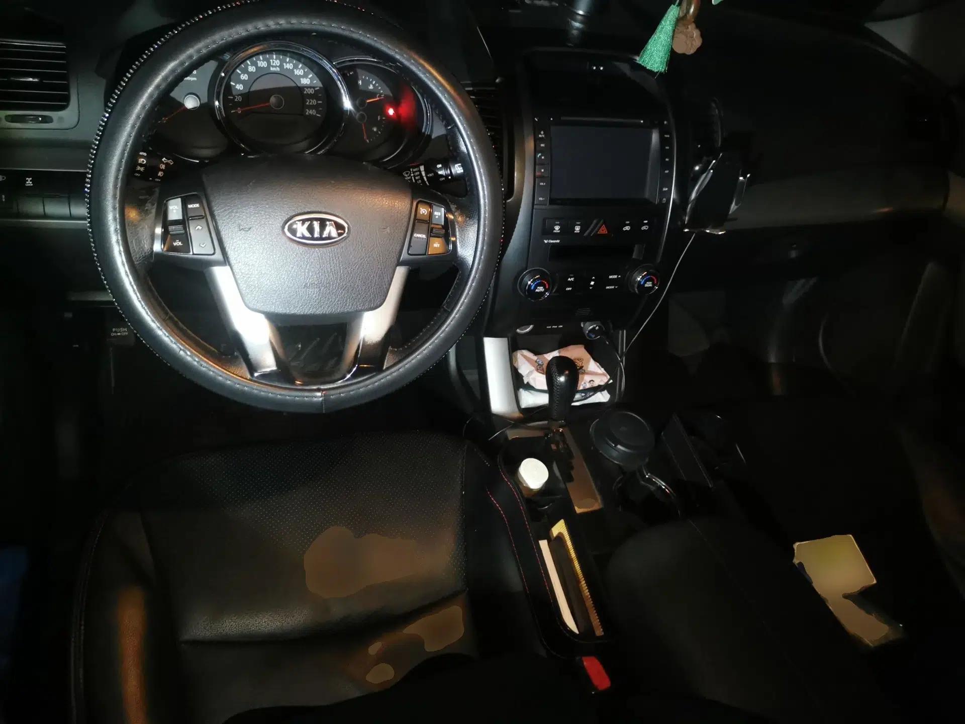 Kia Sorento 2012 2.4L Gasoline Comfort Edition — миниатюра 10