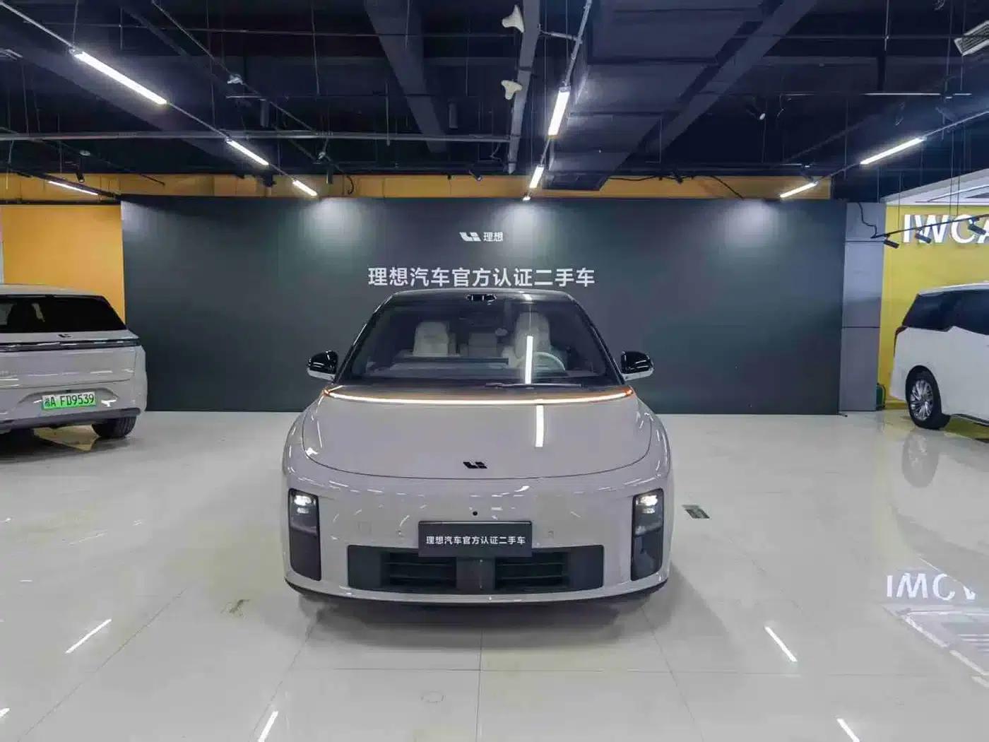 Li Auto i6 2025 Two-Wheel Drive Standard Edition — миниатюра 2