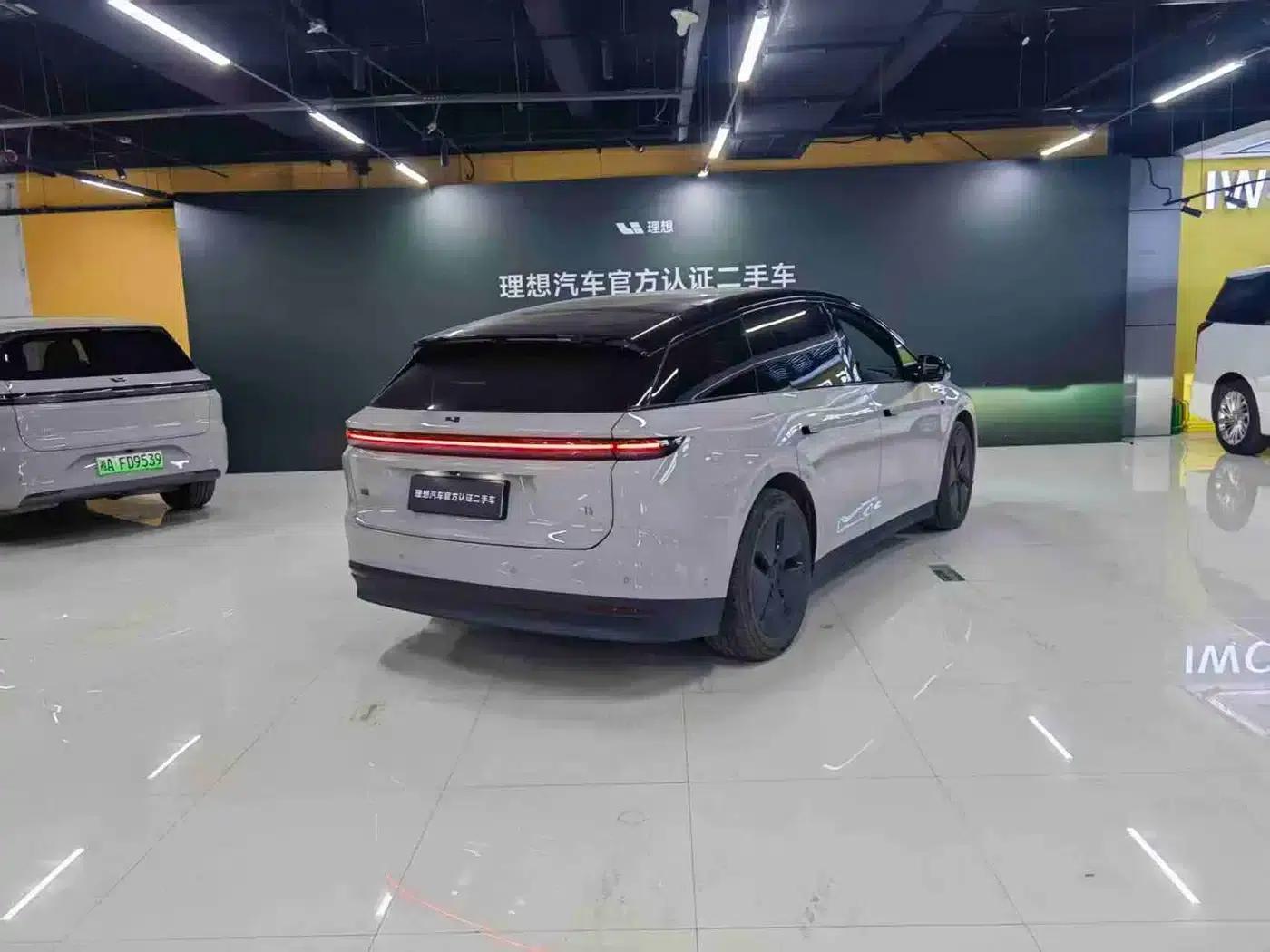 Li Auto i6 2025 Two-Wheel Drive Standard Edition — миниатюра 4