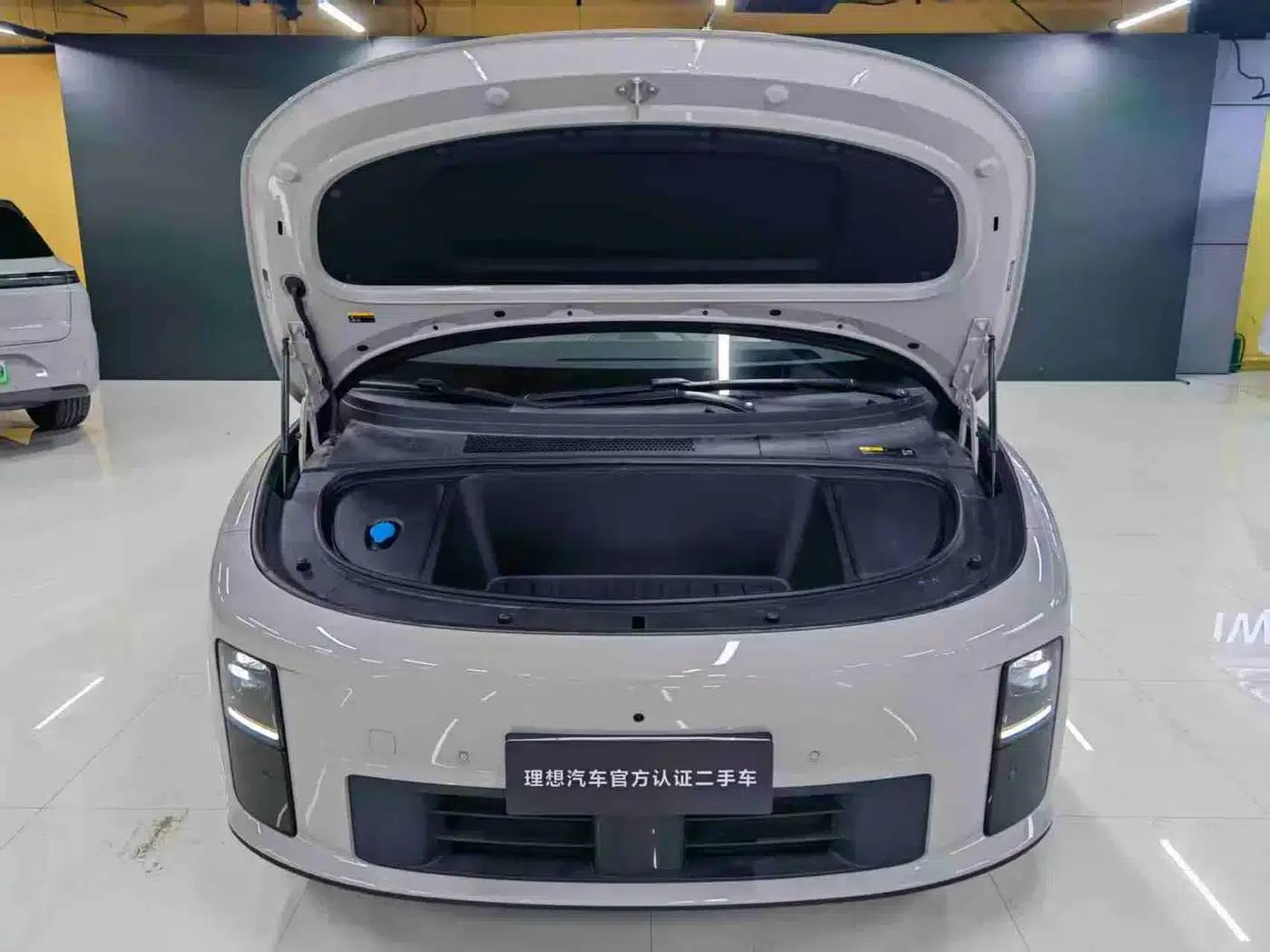 Li Auto i6 2025 Two-Wheel Drive Standard Edition — миниатюра 5