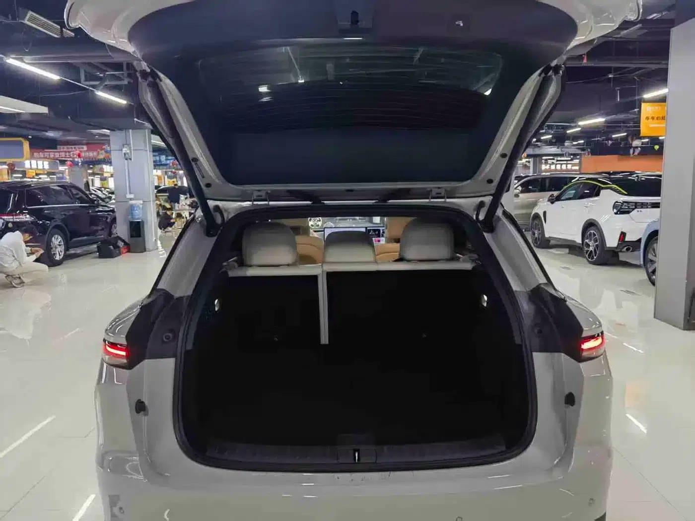 Li Auto i6 2025 Two-Wheel Drive Standard Edition — миниатюра 7