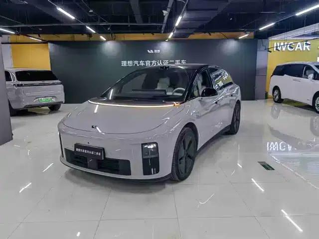 Li Auto i6 2025 Two-Wheel Drive Standard Edition