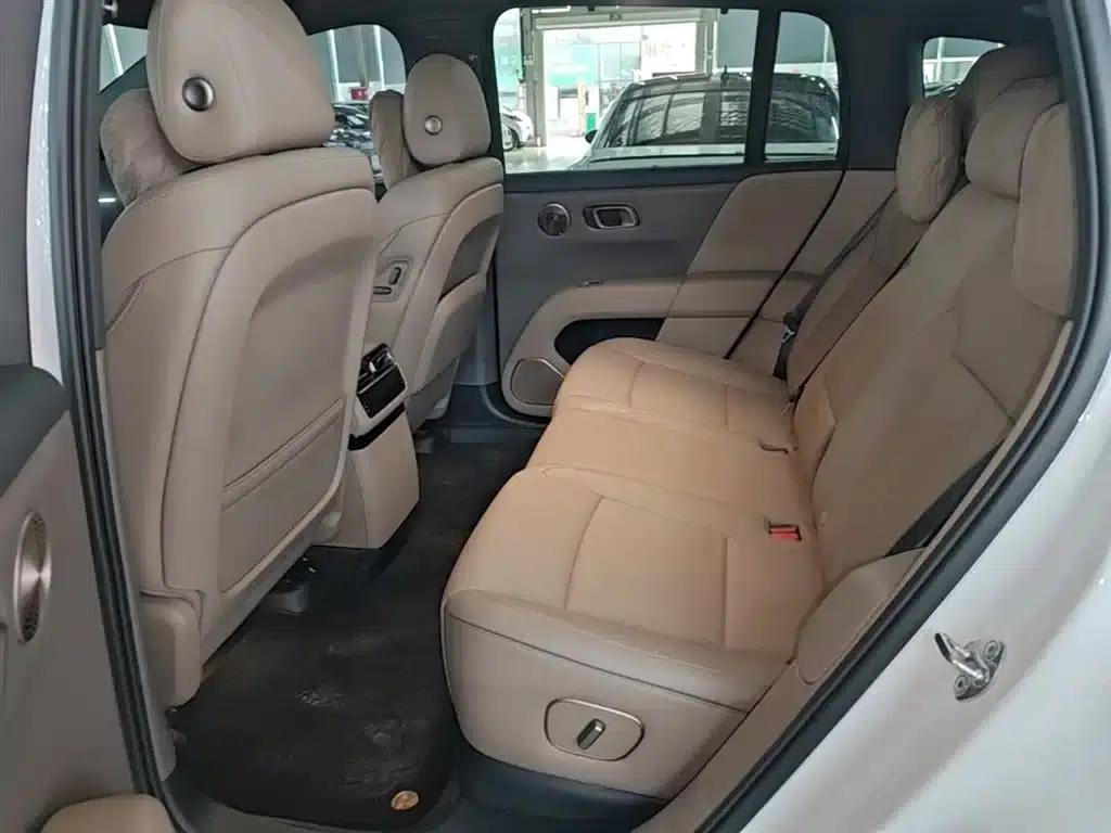 Li Auto i6 2025 AWD Standard Edition — миниатюра 17