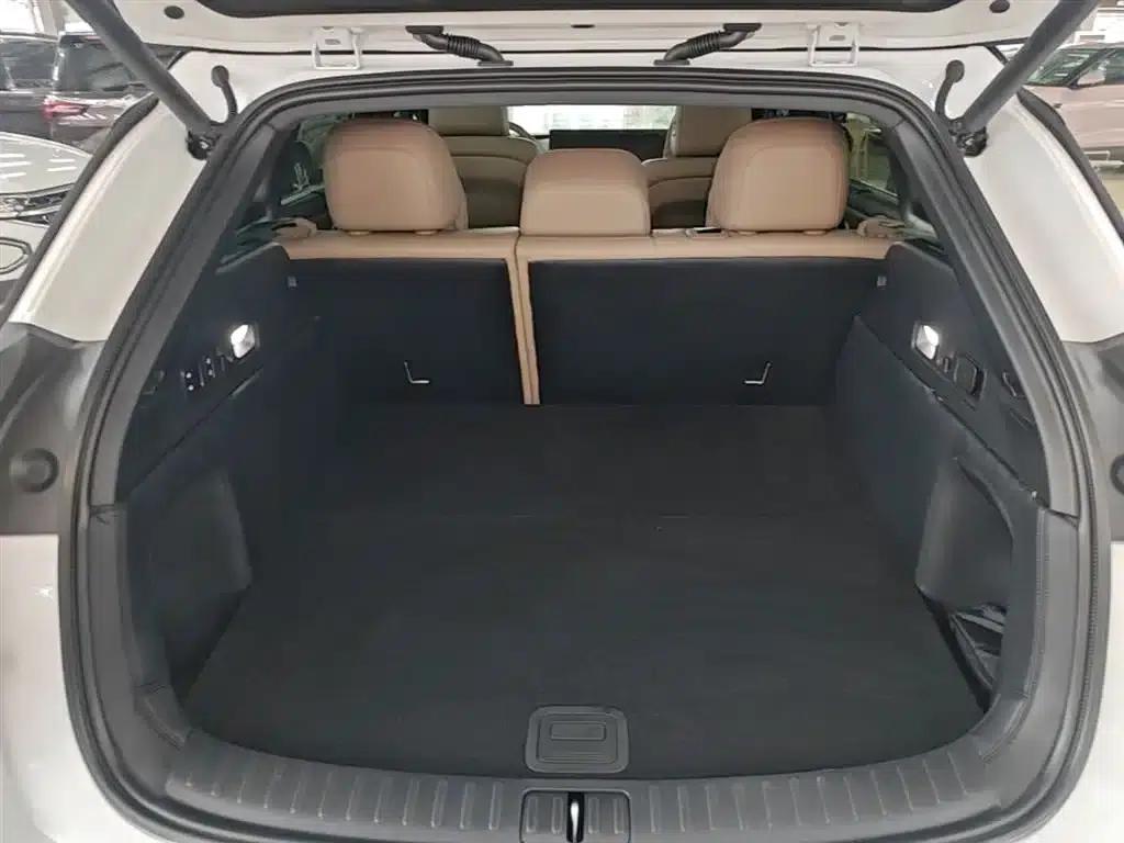 Li Auto i6 2025 AWD Standard Edition — миниатюра 19