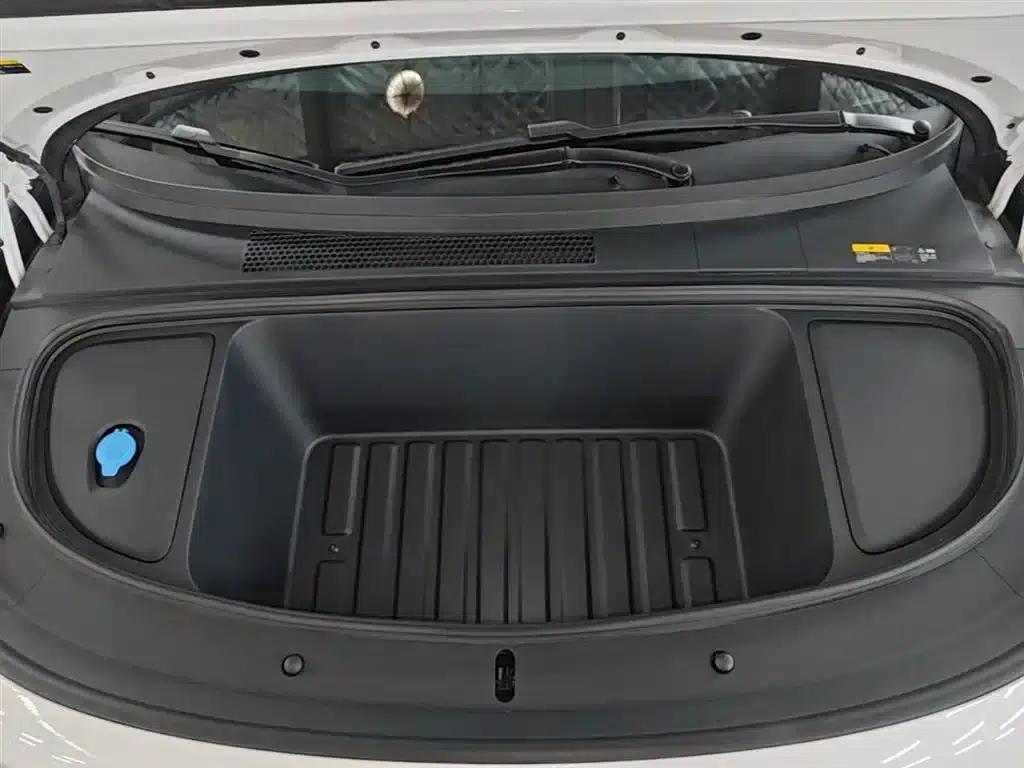 Li Auto i6 2025 AWD Standard Edition — миниатюра 20