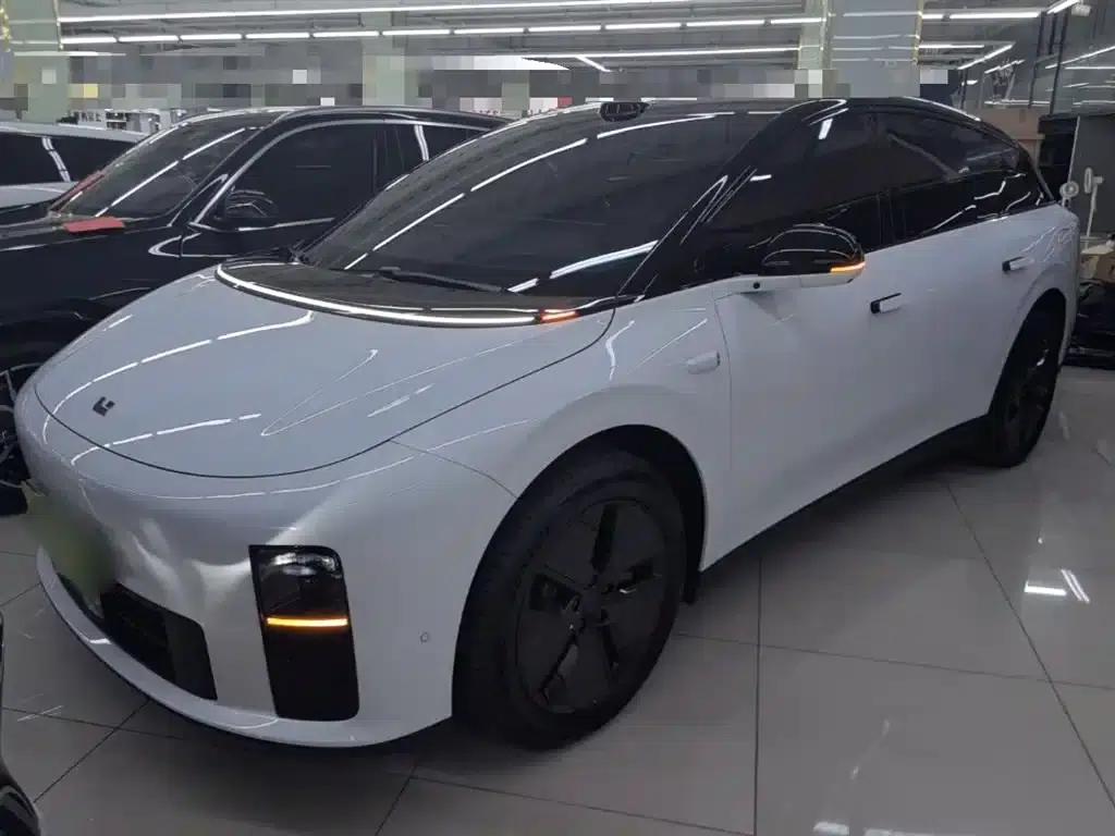 Li Auto i6 2025 Two-Wheel Drive Standard Edition — миниатюра 1