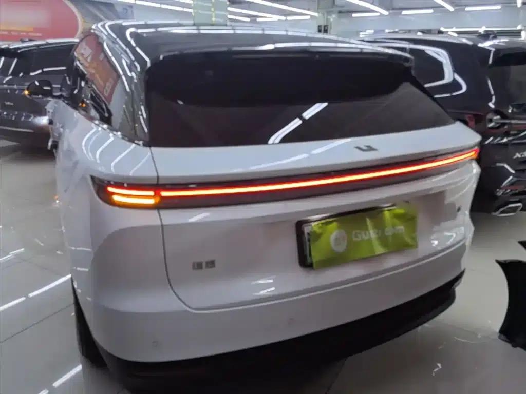 Li Auto i6 2025 Two-Wheel Drive Standard Edition — миниатюра 5