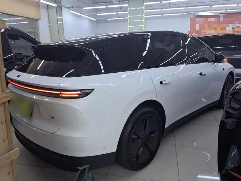 Li Auto i6 2025 Two-Wheel Drive Standard Edition — миниатюра 7