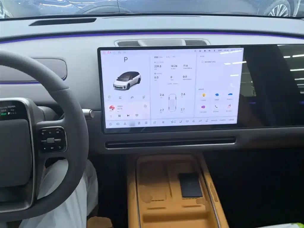 Li Auto i6 2025 Two-Wheel Drive Standard Edition — миниатюра 10