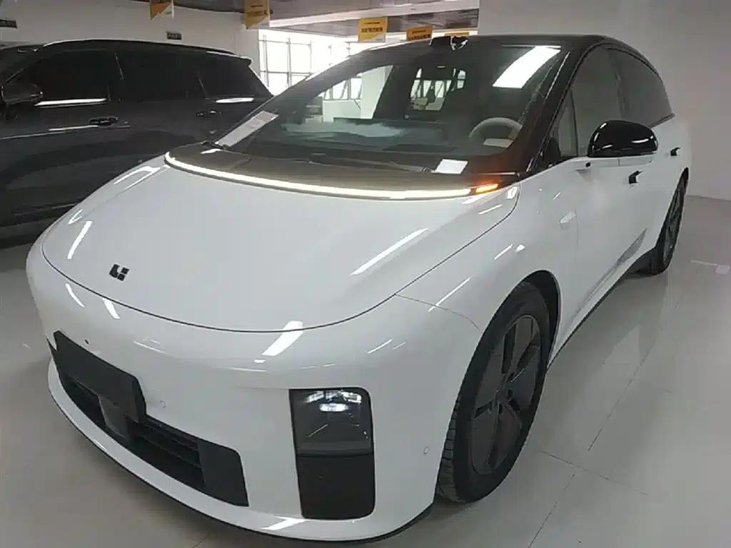 Li Auto i6 2025 Two-Wheel Drive Standard Edition — миниатюра 2