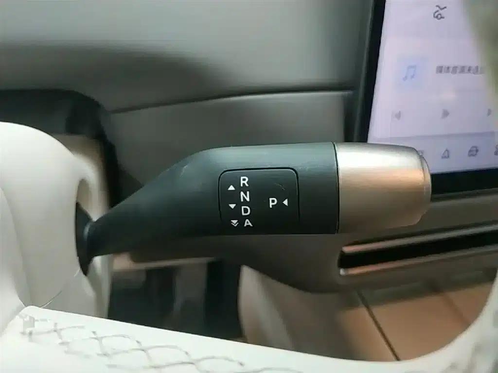 Li Auto i6 2025 Two-Wheel Drive Standard Edition — миниатюра 14