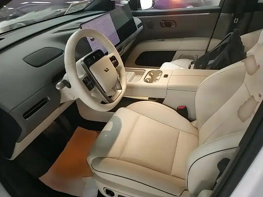 Li Auto i6 2025 Two-Wheel Drive Standard Edition — миниатюра 15
